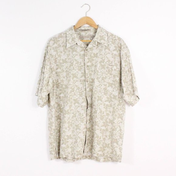 Retreat Short Sleeve Button Down Collared Shirt - Tropical Style - Picture 2 of 4